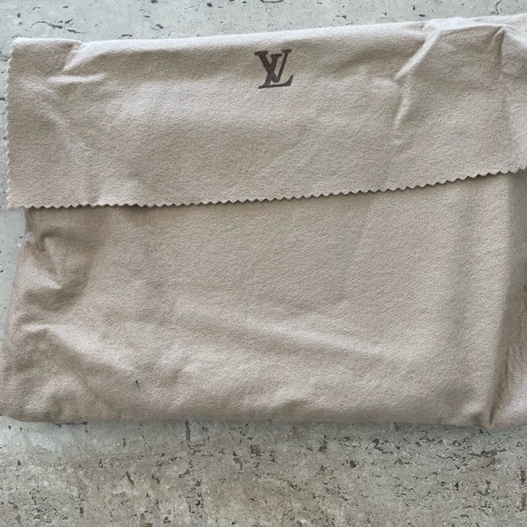 Louis Vuitton Saint-Cloud Mini Tassiri Yellow Epi Leather shoulder bag. - Picture 13 of 16